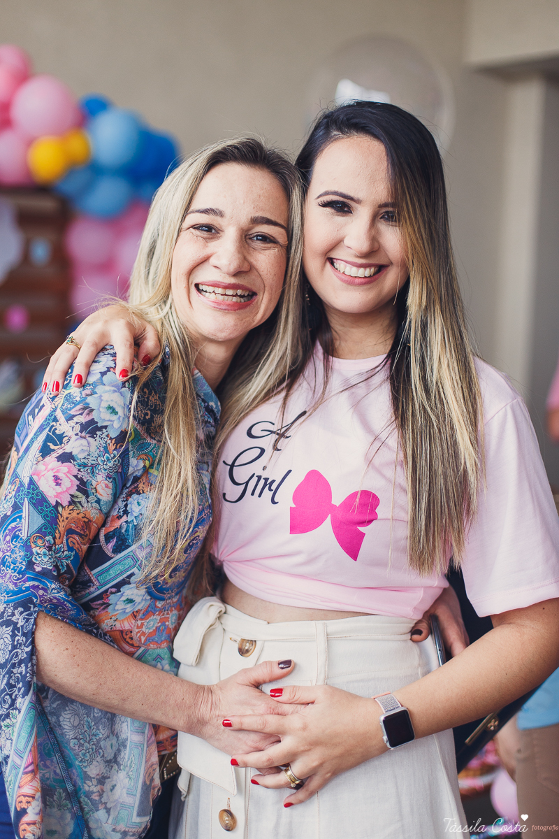 o que fazer para revelar o sexo do bebê, dicas para saber o sexo do bebê, médicos grávidos, fotos lindas de chá revelação, momento muito especial no chá revelação, mundo rosa, mãe de menina, descobrindo o sexo do bebê com a família, tássila costa es