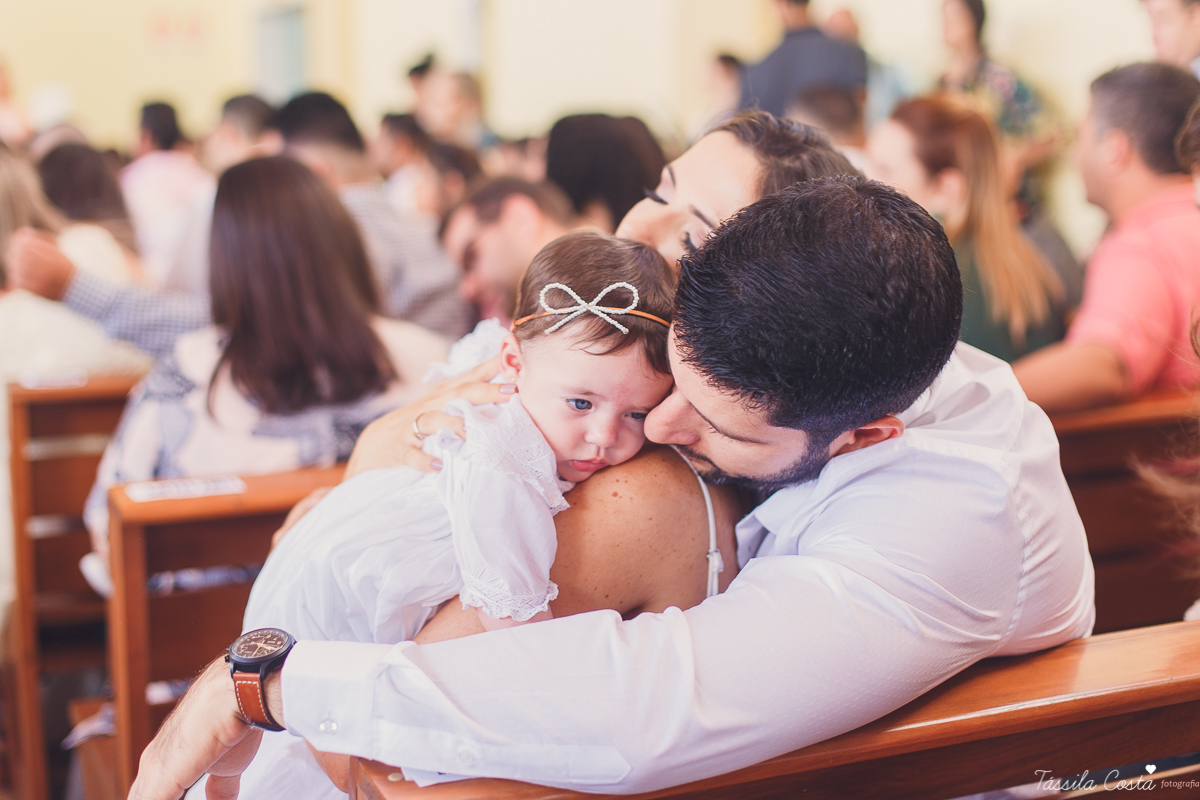 batizado da Mariah, feito na Igreja Santuário Nossa Senhora de Fátima, no Bairro de Fátima, em Serra - ES, fotografia de batizado em Vitória ES, almoço de batizado no Boulevard Lagoa na Serra, decoração linda de batizado, o que a madrinha veste no batizad