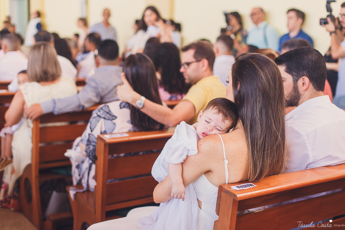 batizado da Mariah, feito na Igreja Santuário Nossa Senhora de Fátima, no Bairro de Fátima, em Serra - ES, fotografia de batizado em Vitória ES, almoço de batizado no Boulevard Lagoa na Serra, decoração linda de batizado, o que a madrinha veste no batizad