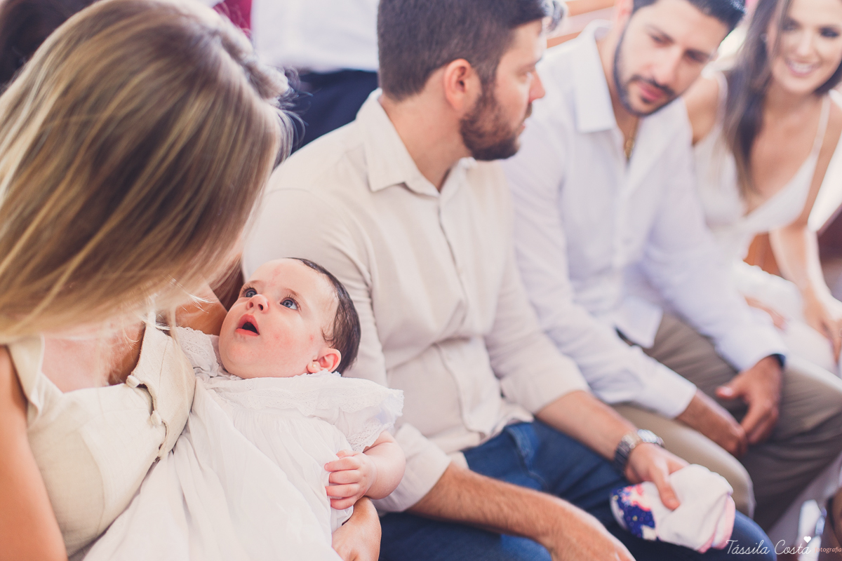 batizado da Mariah, feito na Igreja Santuário Nossa Senhora de Fátima, no Bairro de Fátima, em Serra - ES, fotografia de batizado em Vitória ES, almoço de batizado no Boulevard Lagoa na Serra, decoração linda de batizado, o que a madrinha veste no batizad