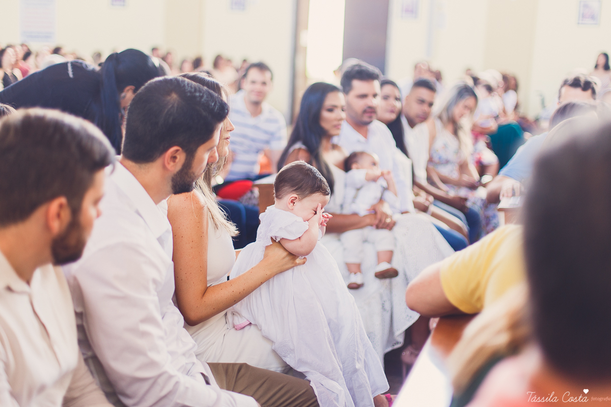 batizado da Mariah, feito na Igreja Santuário Nossa Senhora de Fátima, no Bairro de Fátima, em Serra - ES, fotografia de batizado em Vitória ES, almoço de batizado no Boulevard Lagoa na Serra, decoração linda de batizado, o que a madrinha veste no batizad