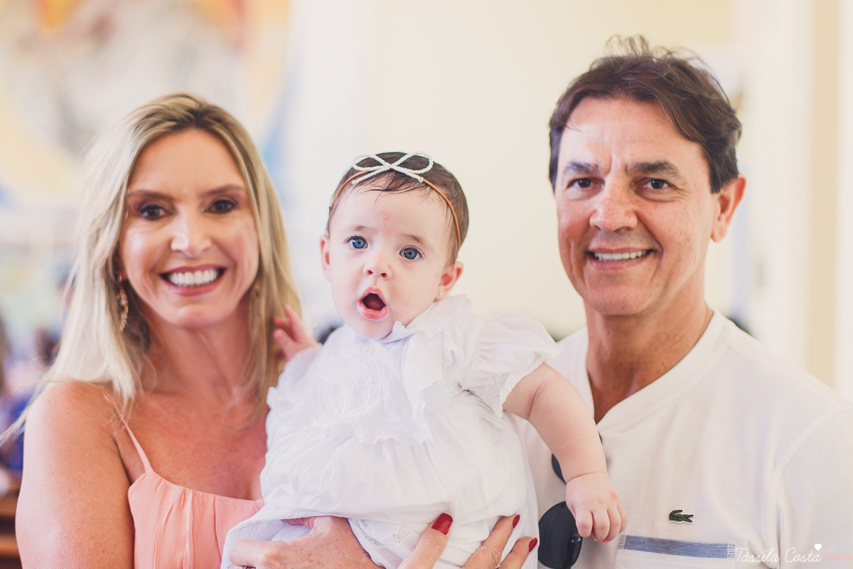 batizado da Mariah, feito na Igreja Santuário Nossa Senhora de Fátima, no Bairro de Fátima, em Serra - ES, fotografia de batizado em Vitória ES, almoço de batizado no Boulevard Lagoa na Serra, decoração linda de batizado, o que a madrinha veste no batizad