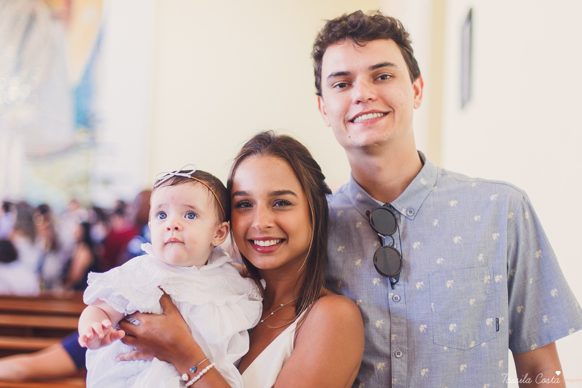 batizado da Mariah, feito na Igreja Santuário Nossa Senhora de Fátima, no Bairro de Fátima, em Serra - ES, fotografia de batizado em Vitória ES, almoço de batizado no Boulevard Lagoa na Serra, decoração linda de batizado, o que a madrinha veste no batizad