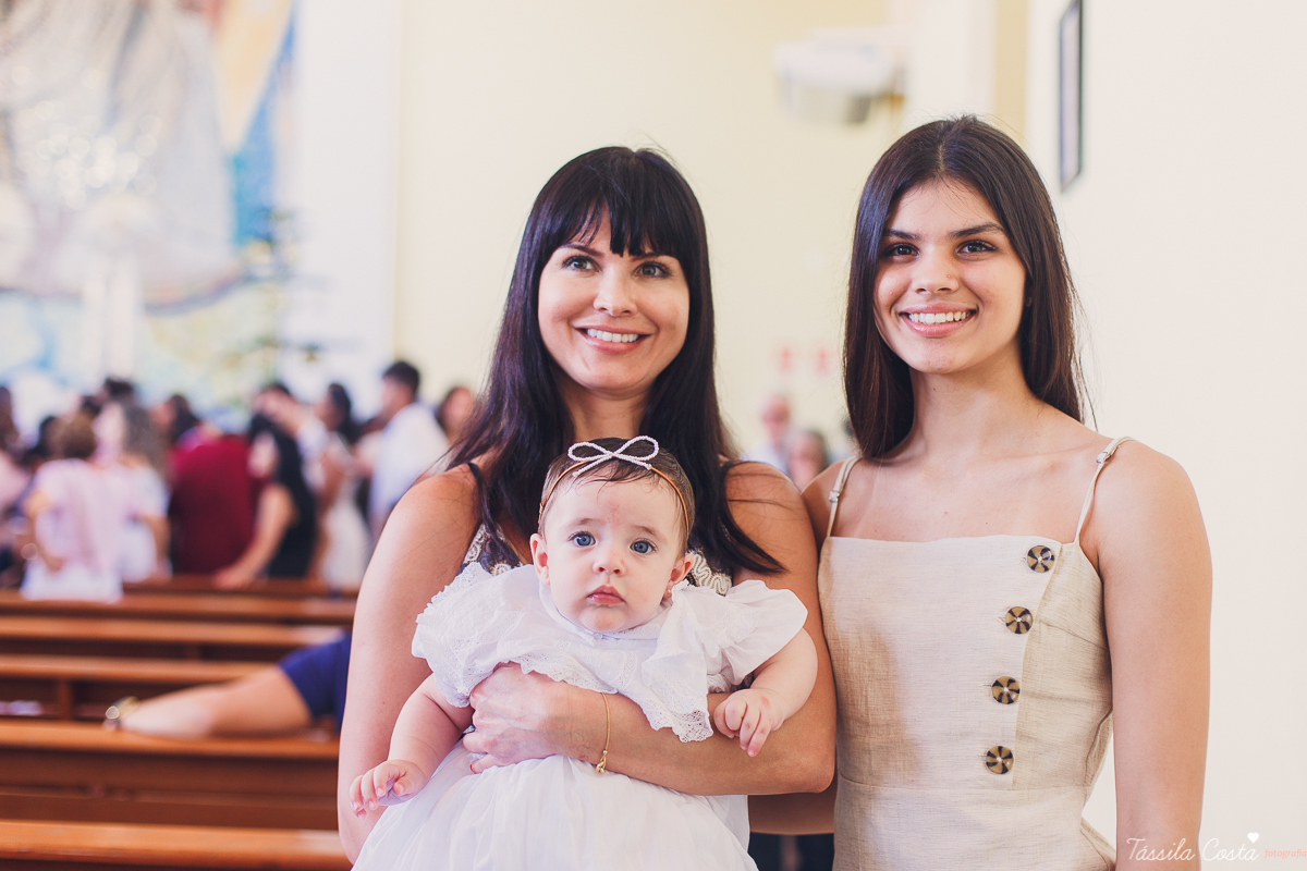 batizado da Mariah, feito na Igreja Santuário Nossa Senhora de Fátima, no Bairro de Fátima, em Serra - ES, fotografia de batizado em Vitória ES, almoço de batizado no Boulevard Lagoa na Serra, decoração linda de batizado, o que a madrinha veste no batizad