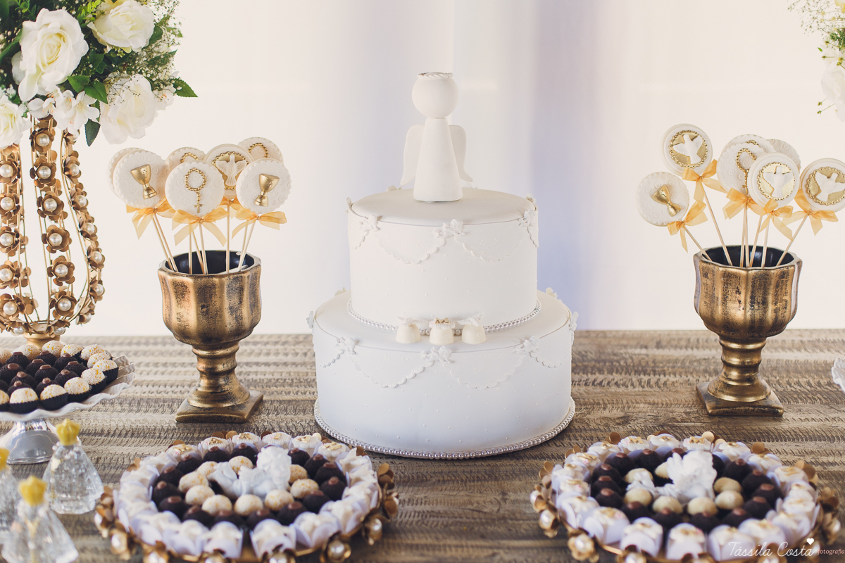 batizado da Mariah, feito na Igreja Santuário Nossa Senhora de Fátima, no Bairro de Fátima, em Serra - ES, fotografia de batizado em Vitória ES, almoço de batizado no Boulevard Lagoa na Serra, decoração linda de batizado, o que a madrinha veste no batizad