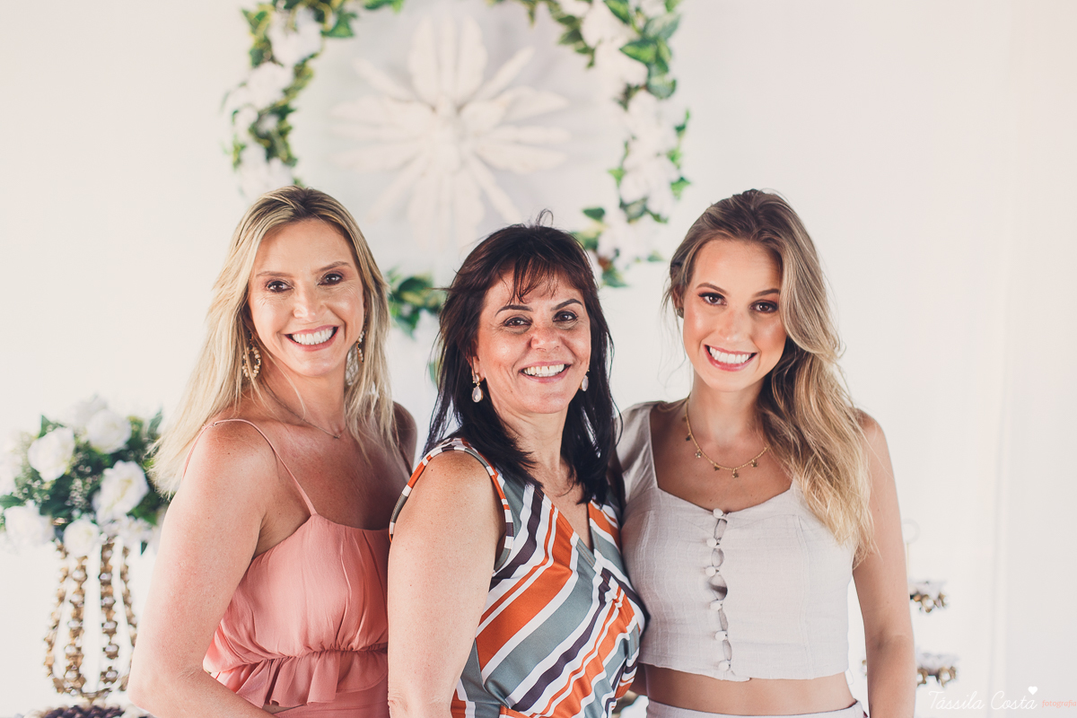 batizado da Mariah, feito na Igreja Santuário Nossa Senhora de Fátima, no Bairro de Fátima, em Serra - ES, fotografia de batizado em Vitória ES, almoço de batizado no Boulevard Lagoa na Serra, decoração linda de batizado, o que a madrinha veste no batizad