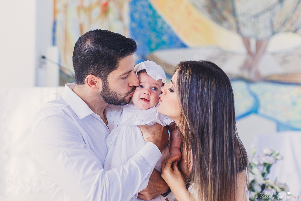 batizado da Mariah, feito na Igreja Santuário Nossa Senhora de Fátima, no Bairro de Fátima, em Serra - ES, fotografia de batizado em Vitória ES, almoço de batizado no Boulevard Lagoa na Serra, decoração linda de batizado, o que a madrinha veste no batizad