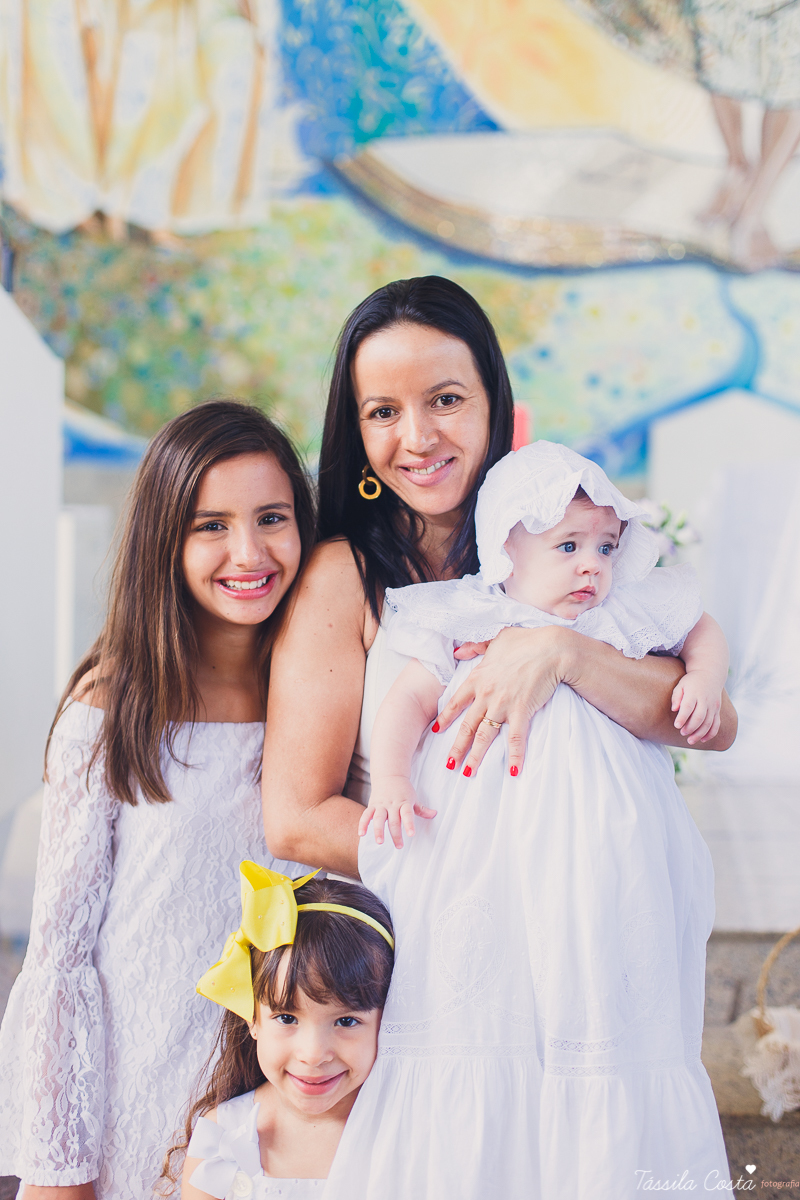 batizado da Mariah, feito na Igreja Santuário Nossa Senhora de Fátima, no Bairro de Fátima, em Serra - ES, fotografia de batizado em Vitória ES, almoço de batizado no Boulevard Lagoa na Serra, decoração linda de batizado, o que a madrinha veste no batizad