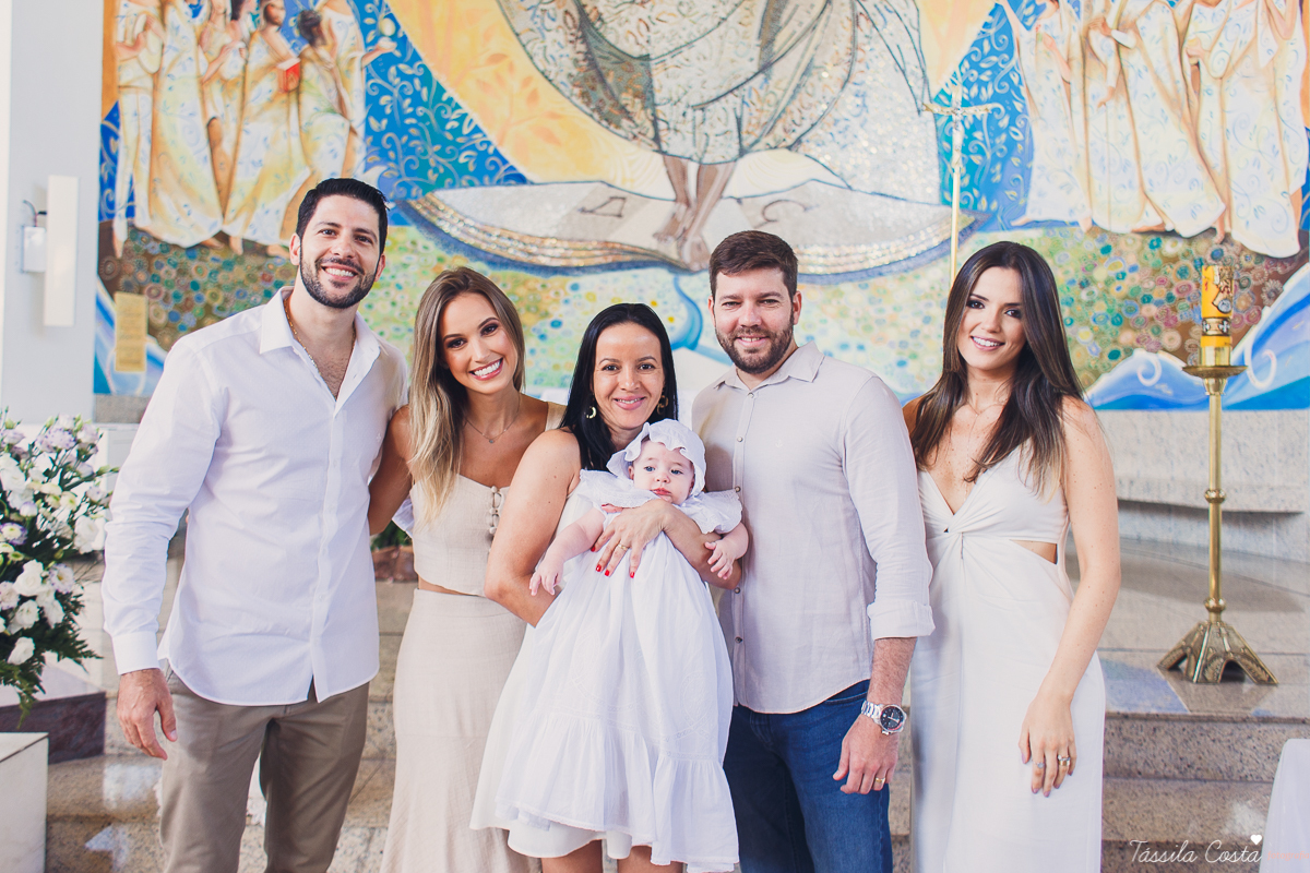 batizado da Mariah, feito na Igreja Santuário Nossa Senhora de Fátima, no Bairro de Fátima, em Serra - ES, fotografia de batizado em Vitória ES, almoço de batizado no Boulevard Lagoa na Serra, decoração linda de batizado, o que a madrinha veste no batizad