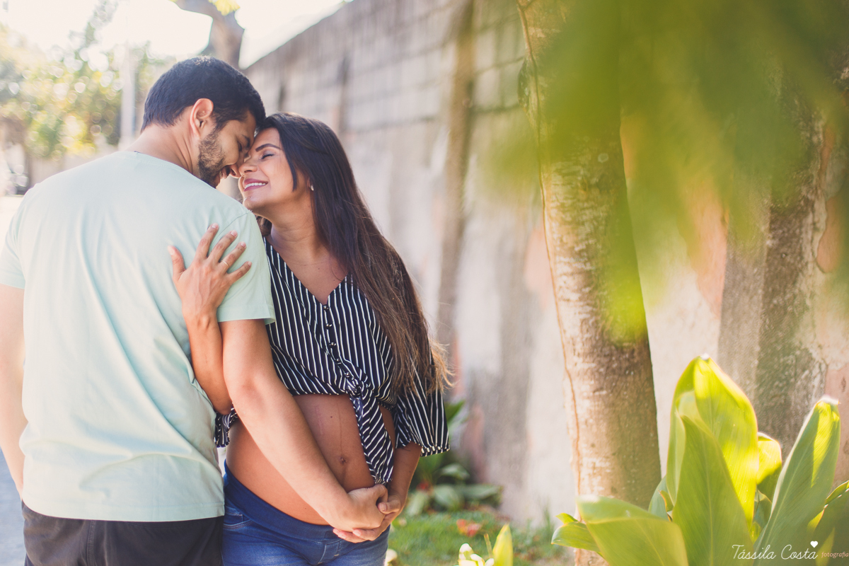 fotos lindas feitas na Praia da Costa, lugares em Vila Velha para fazer fotos de grávida, Praia linda para fotos de grávida em Vila Velha, mundo azul, esperando o primeiro filho, Dr Maria Angélica, hospital Vitória Apart, tássila costa fotografia