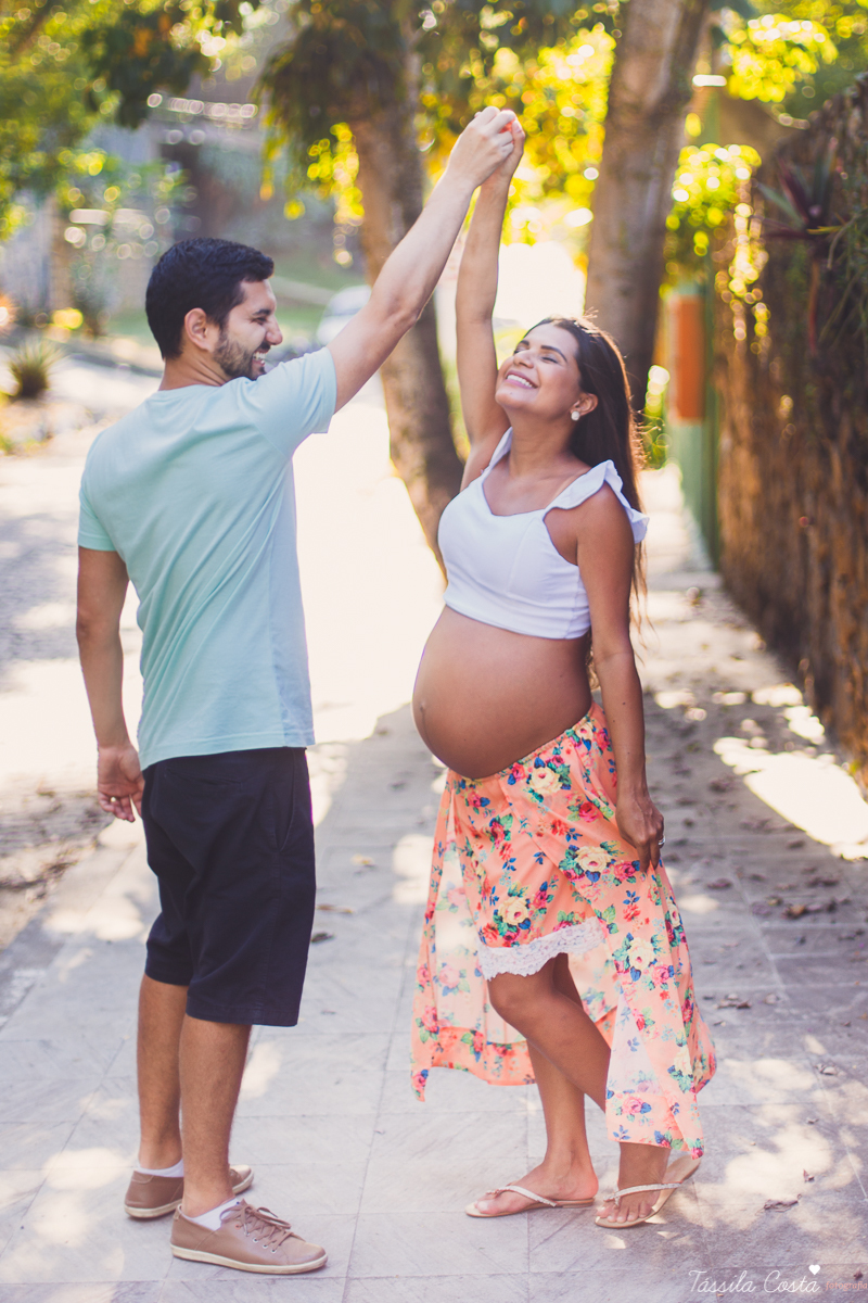 fotos lindas feitas na Praia da Costa, lugares em Vila Velha para fazer fotos de grávida, Praia linda para fotos de grávida em Vila Velha, mundo azul, esperando o primeiro filho, Dr Maria Angélica, hospital Vitória Apart, tássila costa fotografia