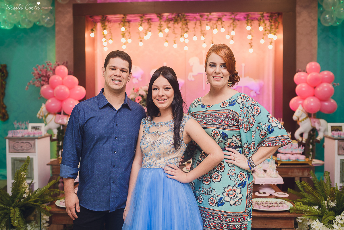 festa dos sonhos da Yasmin, aniversário de 15 anos, festa de princesa, tema carrossel, debutante Yasmin, festa em vitória es, no cerimonial o mais legal, decoração linda de 15 anos, festa maravilhosa, festa rosa e azul, 15 anos