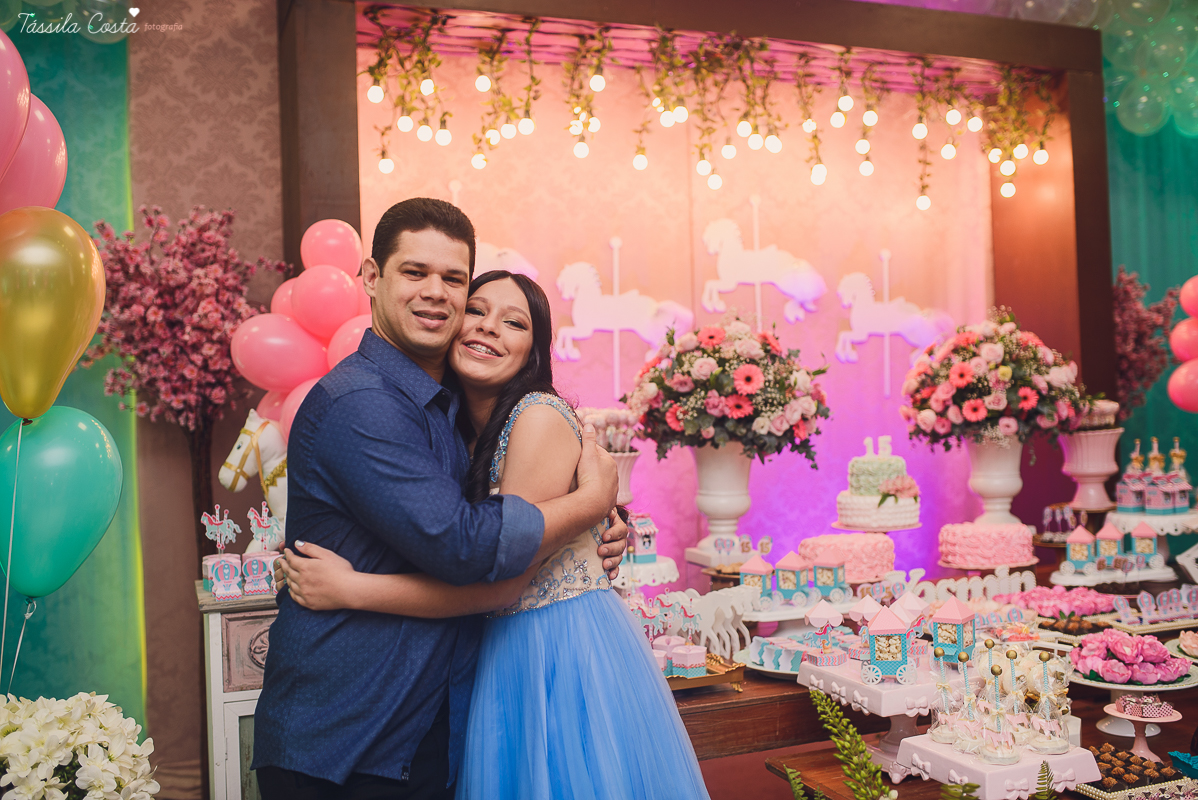 festa dos sonhos da Yasmin, aniversário de 15 anos, festa de princesa, tema carrossel, debutante Yasmin, festa em vitória es, no cerimonial o mais legal, decoração linda de 15 anos, festa maravilhosa, festa rosa e azul, 15 anos