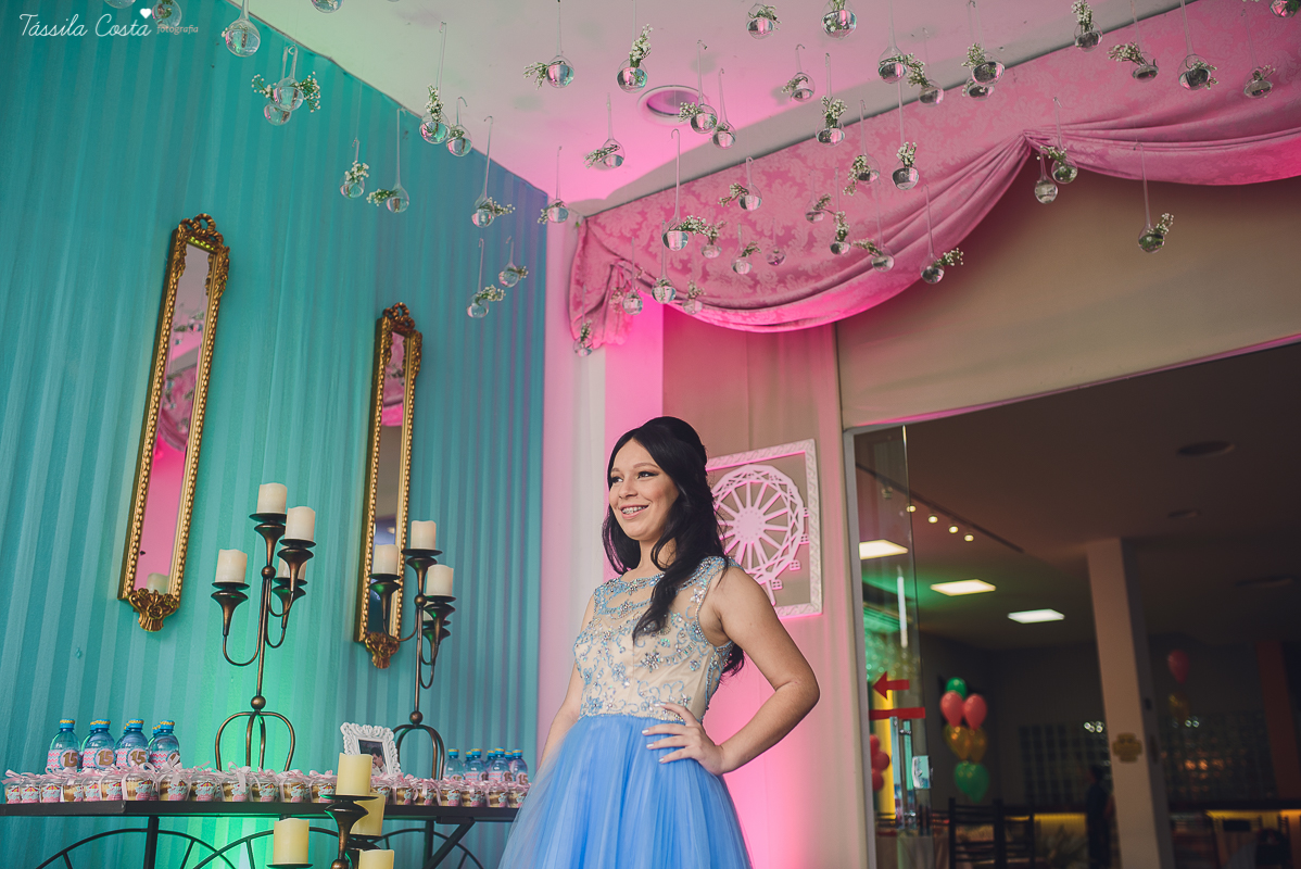 festa dos sonhos da Yasmin, aniversário de 15 anos, festa de princesa, tema carrossel, debutante Yasmin, festa em vitória es, no cerimonial o mais legal, decoração linda de 15 anos, festa maravilhosa, festa rosa e azul, 15 anos