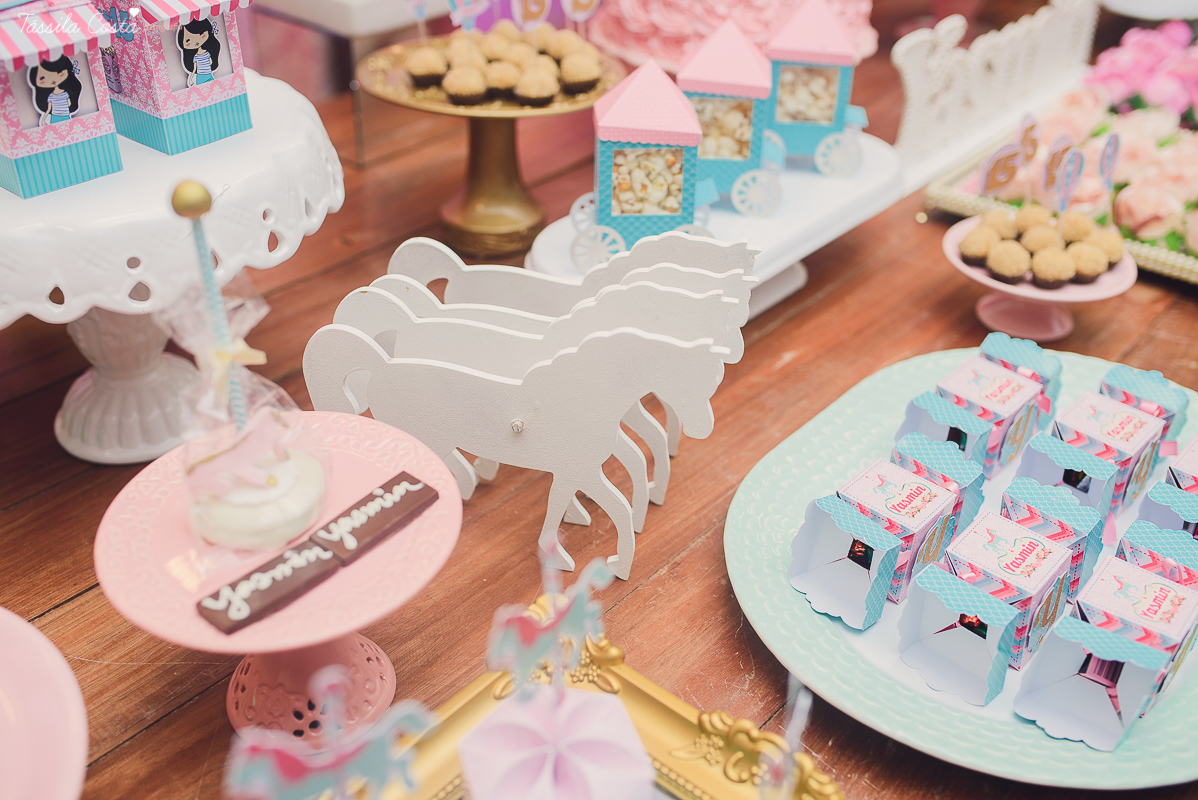 festa dos sonhos da Yasmin, aniversário de 15 anos, festa de princesa, tema carrossel, debutante Yasmin, festa em vitória es, no cerimonial o mais legal, decoração linda de 15 anos, festa maravilhosa, festa rosa e azul, 15 anos