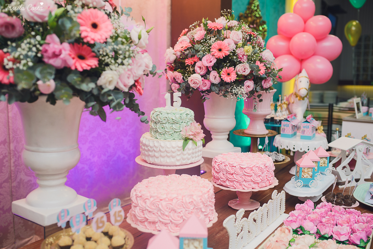 festa dos sonhos da Yasmin, aniversário de 15 anos, festa de princesa, tema carrossel, debutante Yasmin, festa em vitória es, no cerimonial o mais legal, decoração linda de 15 anos, festa maravilhosa, festa rosa e azul, 15 anos