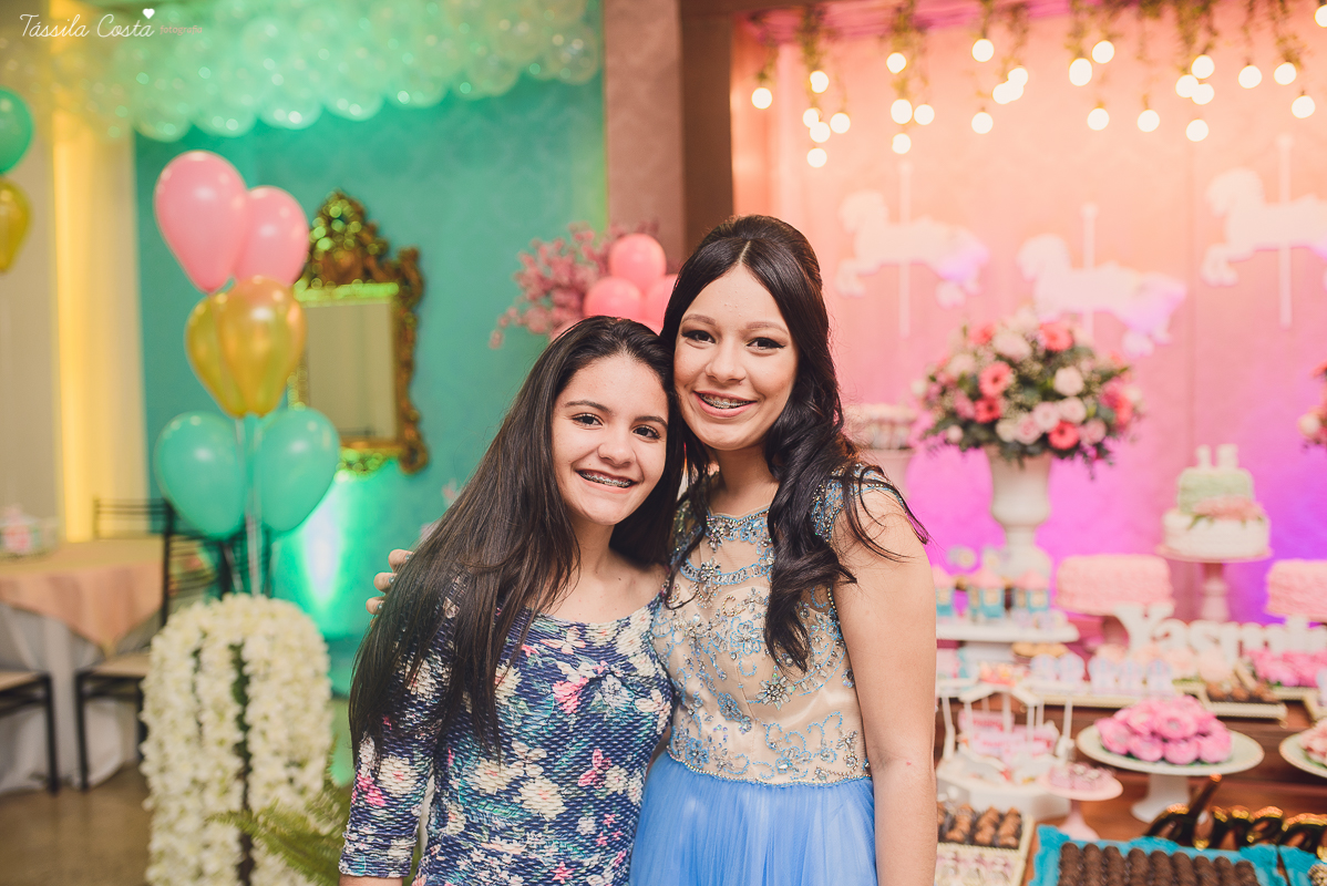 festa dos sonhos da Yasmin, aniversário de 15 anos, festa de princesa, tema carrossel, debutante Yasmin, festa em vitória es, no cerimonial o mais legal, decoração linda de 15 anos, festa maravilhosa, festa rosa e azul, 15 anos