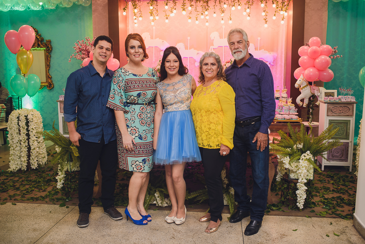 festa dos sonhos da Yasmin, aniversário de 15 anos, festa de princesa, tema carrossel, debutante Yasmin, festa em vitória es, no cerimonial o mais legal, decoração linda de 15 anos, festa maravilhosa, festa rosa e azul, 15 anos