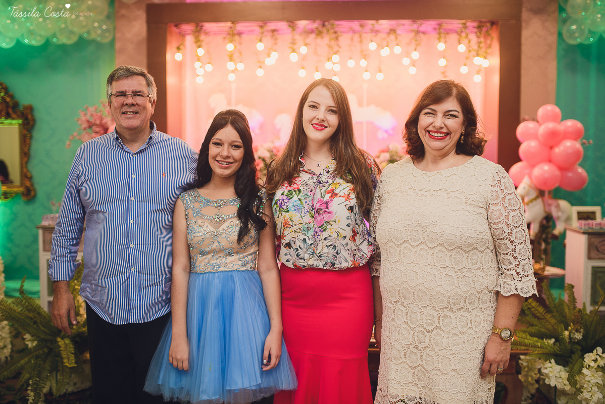 festa dos sonhos da Yasmin, aniversário de 15 anos, festa de princesa, tema carrossel, debutante Yasmin, festa em vitória es, no cerimonial o mais legal, decoração linda de 15 anos, festa maravilhosa, festa rosa e azul, 15 anos