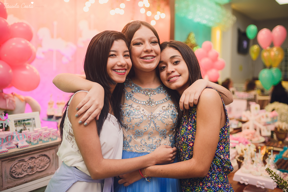 festa dos sonhos da Yasmin, aniversário de 15 anos, festa de princesa, tema carrossel, debutante Yasmin, festa em vitória es, no cerimonial o mais legal, decoração linda de 15 anos, festa maravilhosa, festa rosa e azul, 15 anos