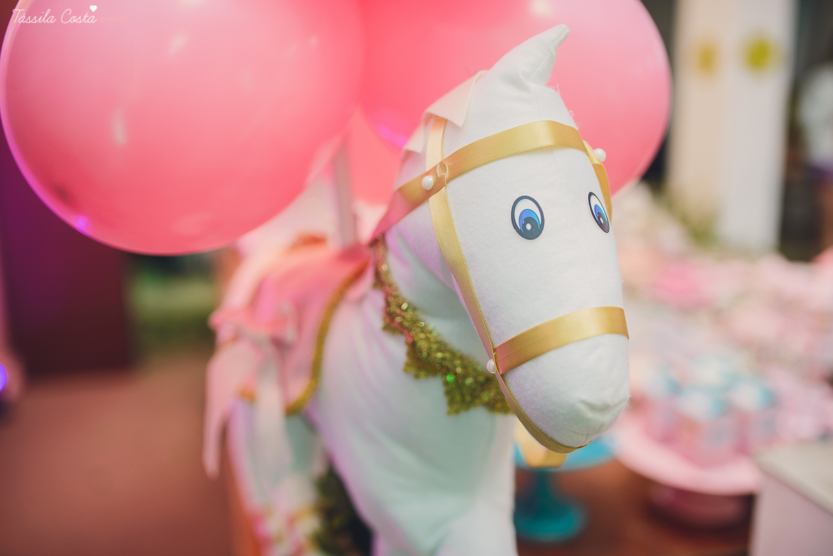 festa dos sonhos da Yasmin, aniversário de 15 anos, festa de princesa, tema carrossel, debutante Yasmin, festa em vitória es, no cerimonial o mais legal, decoração linda de 15 anos, festa maravilhosa, festa rosa e azul, 15 anos