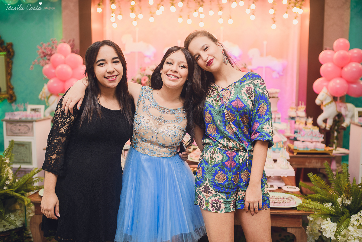 festa dos sonhos da Yasmin, aniversário de 15 anos, festa de princesa, tema carrossel, debutante Yasmin, festa em vitória es, no cerimonial o mais legal, decoração linda de 15 anos, festa maravilhosa, festa rosa e azul, 15 anos