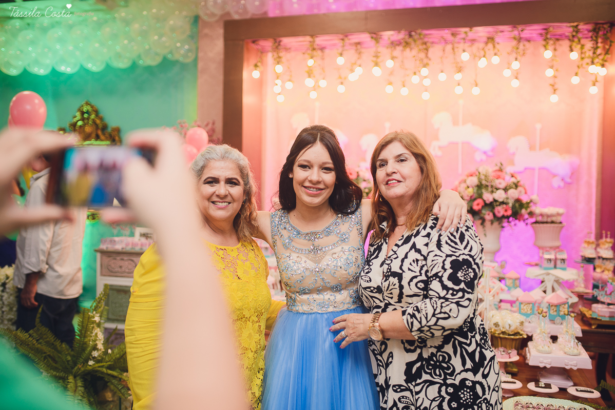 festa dos sonhos da Yasmin, aniversário de 15 anos, festa de princesa, tema carrossel, debutante Yasmin, festa em vitória es, no cerimonial o mais legal, decoração linda de 15 anos, festa maravilhosa, festa rosa e azul, 15 anos