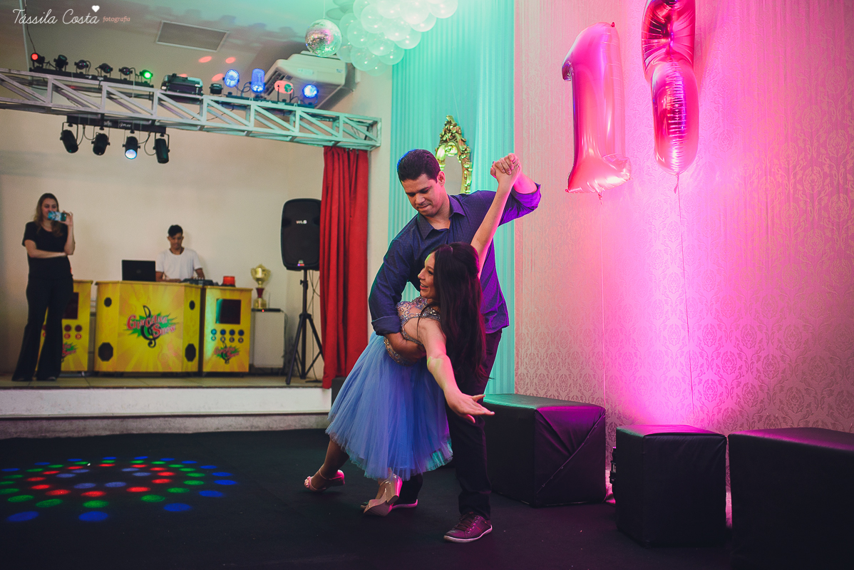 festa dos sonhos da Yasmin, aniversário de 15 anos, festa de princesa, tema carrossel, debutante Yasmin, festa em vitória es, no cerimonial o mais legal, decoração linda de 15 anos, festa maravilhosa, festa rosa e azul, 15 anos