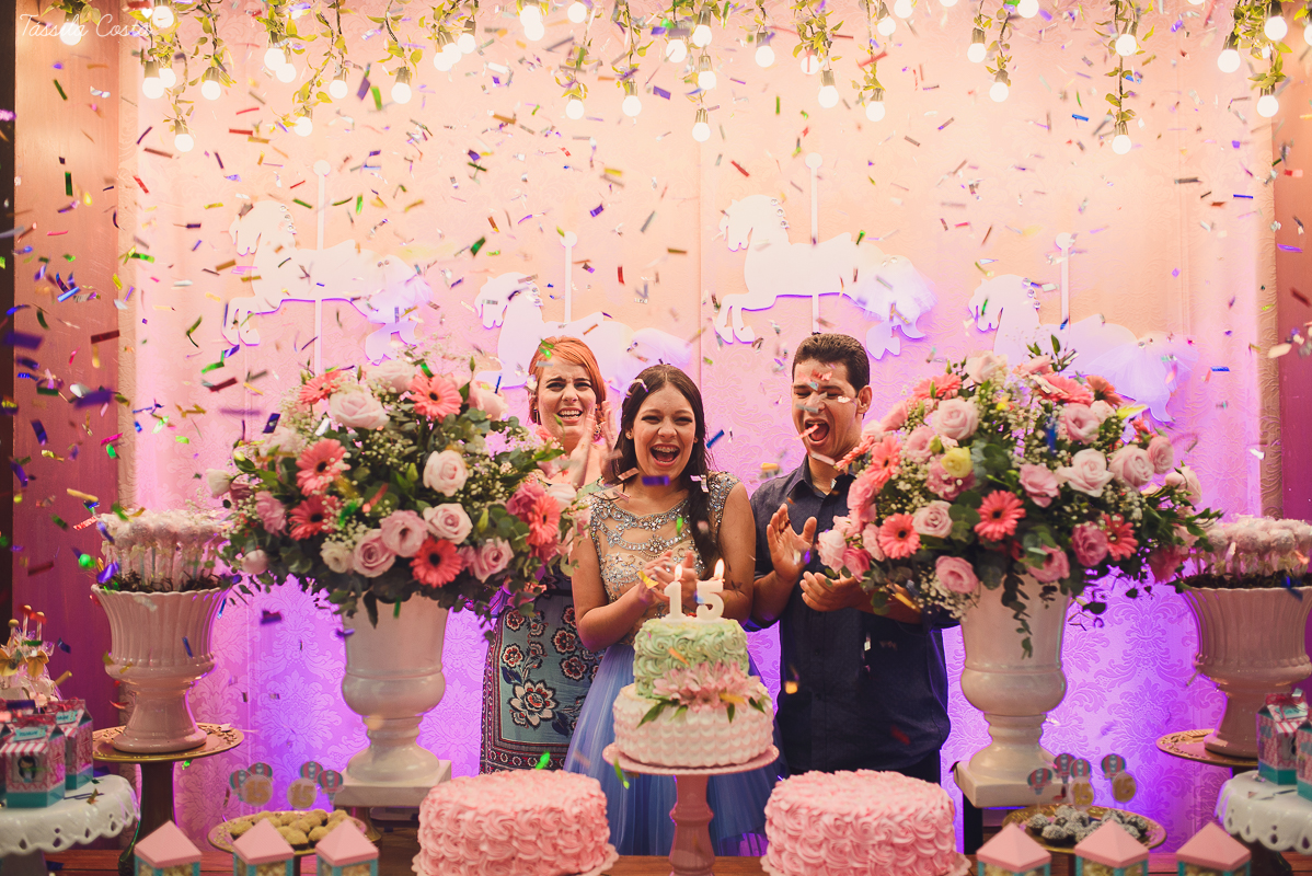 festa dos sonhos da Yasmin, aniversário de 15 anos, festa de princesa, tema carrossel, debutante Yasmin, festa em vitória es, no cerimonial o mais legal, decoração linda de 15 anos, festa maravilhosa, festa rosa e azul, 15 anos