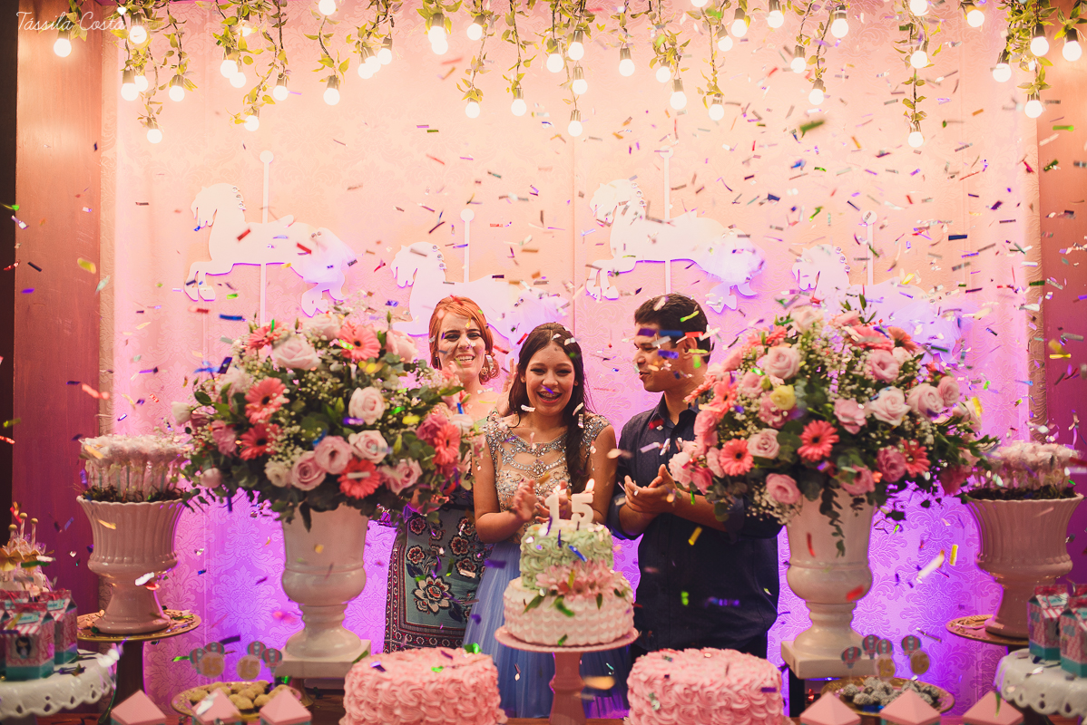 festa dos sonhos da Yasmin, aniversário de 15 anos, festa de princesa, tema carrossel, debutante Yasmin, festa em vitória es, no cerimonial o mais legal, decoração linda de 15 anos, festa maravilhosa, festa rosa e azul, 15 anos