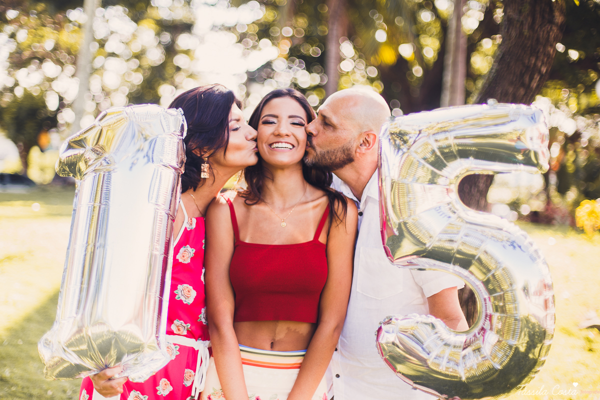 looks para ensaio de 15 anos, o que vestir para meu ensaio de 15 anos, fotos em 15 anos em Vitória ES, fotógrafa especializada em book de 15 anos, fotos no por do sol da Ilha do Frade, fotos em família, o que vestir nas minhas fotos em família, tássila 