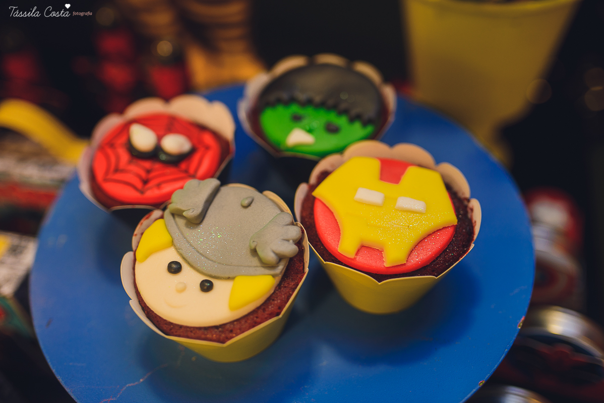 festa de 3 anos do antônio, que aconteceu em Manguinhos Serra, festa no tema Os Vingadores, festa de menino, com direito à Homem-aranha fantasiado, decoração da Mamalujo Decorações, Carla Sales, com fotos da T&aacu