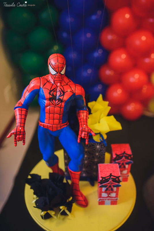 festa de 3 anos do antônio, que aconteceu em Manguinhos Serra, festa no tema Os Vingadores, festa de menino, com direito à Homem-aranha fantasiado, decoração da Mamalujo Decorações, Carla Sales, com fotos da T&aacu