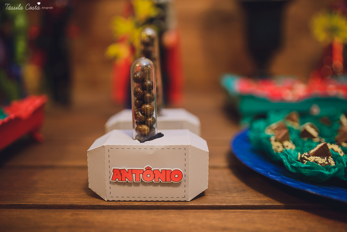 festa de 3 anos do antônio, que aconteceu em Manguinhos Serra, festa no tema Os Vingadores, festa de menino, com direito à Homem-aranha fantasiado, decoração da Mamalujo Decorações, Carla Sales, com fotos da T&aacu