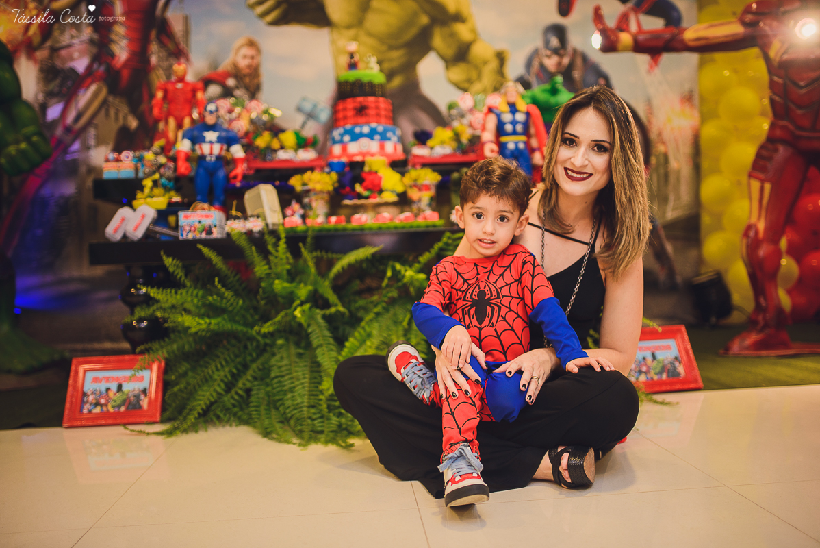 festa de 3 anos do antônio, que aconteceu em Manguinhos Serra, festa no tema Os Vingadores, festa de menino, com direito à Homem-aranha fantasiado, decoração da Mamalujo Decorações, Carla Sales, com fotos da T&aacu
