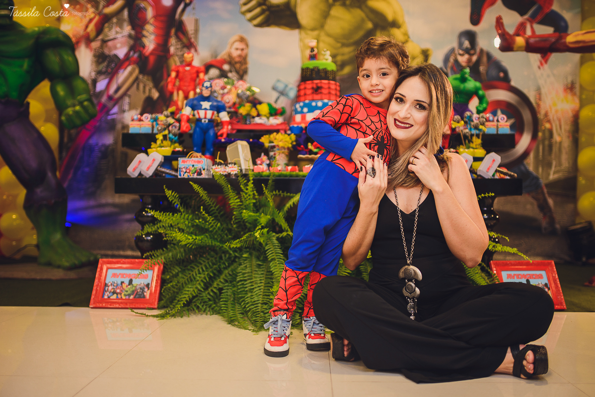 festa de 3 anos do antônio, que aconteceu em Manguinhos Serra, festa no tema Os Vingadores, festa de menino, com direito à Homem-aranha fantasiado, decoração da Mamalujo Decorações, Carla Sales, com fotos da T&aacu