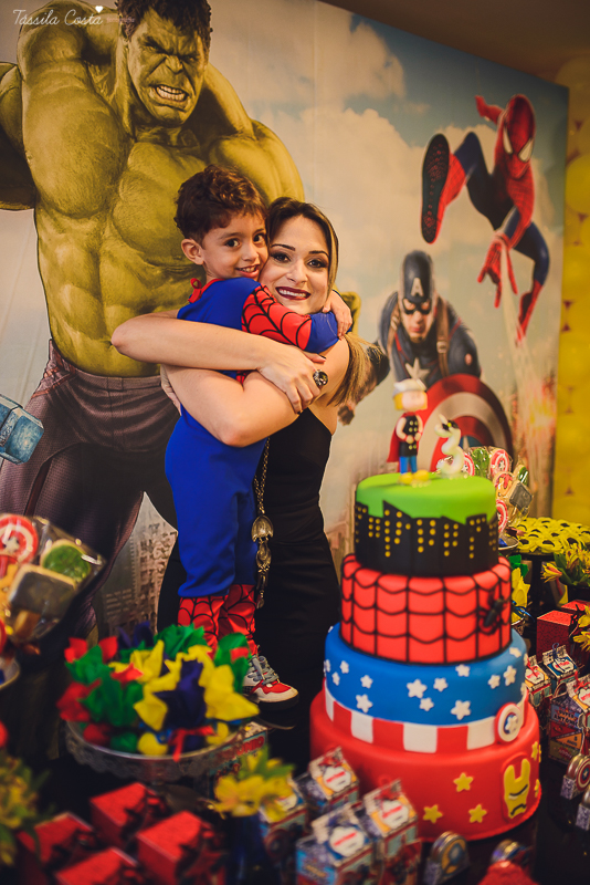 festa de 3 anos do antônio, que aconteceu em Manguinhos Serra, festa no tema Os Vingadores, festa de menino, com direito à Homem-aranha fantasiado, decoração da Mamalujo Decorações, Carla Sales, com fotos da T&aacu