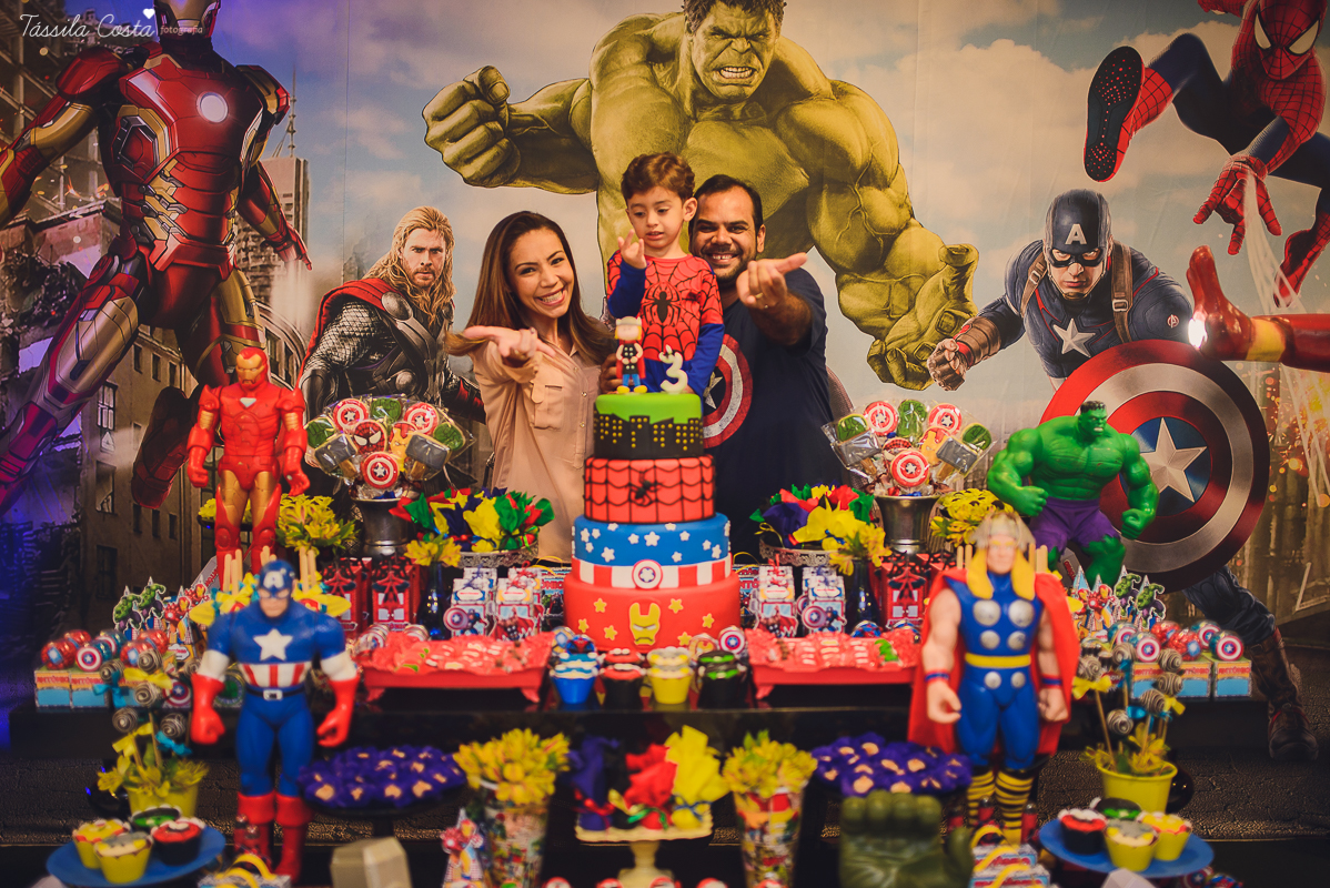 festa de 3 anos do antônio, que aconteceu em Manguinhos Serra, festa no tema Os Vingadores, festa de menino, com direito à Homem-aranha fantasiado, decoração da Mamalujo Decorações, Carla Sales, com fotos da T&aacu