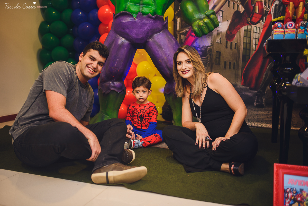 festa de 3 anos do antônio, que aconteceu em Manguinhos Serra, festa no tema Os Vingadores, festa de menino, com direito à Homem-aranha fantasiado, decoração da Mamalujo Decorações, Carla Sales, com fotos da T&aacu