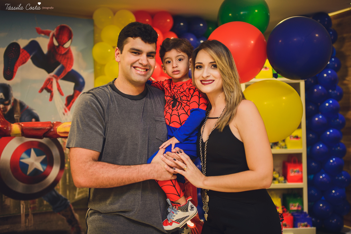 festa de 3 anos do antônio, que aconteceu em Manguinhos Serra, festa no tema Os Vingadores, festa de menino, com direito à Homem-aranha fantasiado, decoração da Mamalujo Decorações, Carla Sales, com fotos da T&aacu
