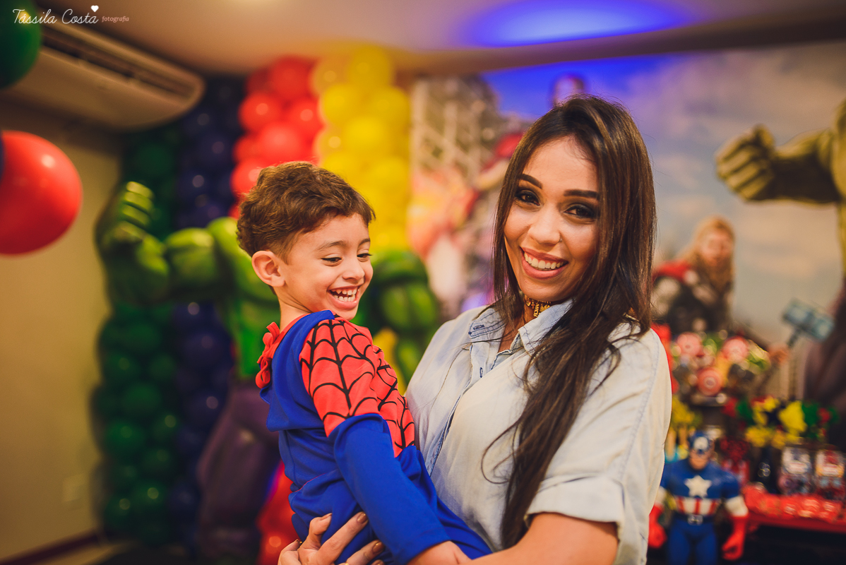 festa de 3 anos do antônio, que aconteceu em Manguinhos Serra, festa no tema Os Vingadores, festa de menino, com direito à Homem-aranha fantasiado, decoração da Mamalujo Decorações, Carla Sales, com fotos da T&aacu