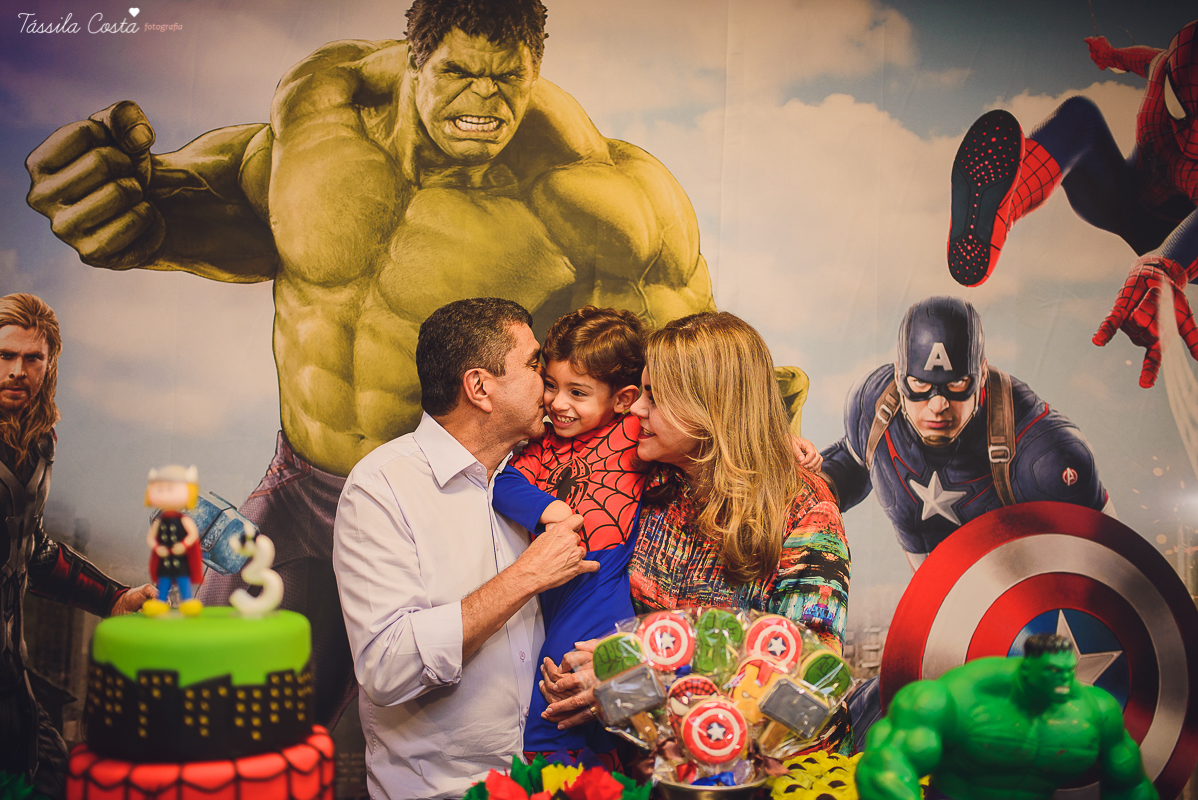 festa de 3 anos do antônio, que aconteceu em Manguinhos Serra, festa no tema Os Vingadores, festa de menino, com direito à Homem-aranha fantasiado, decoração da Mamalujo Decorações, Carla Sales, com fotos da T&aacu