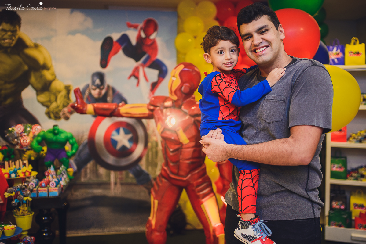 festa de 3 anos do antônio, que aconteceu em Manguinhos Serra, festa no tema Os Vingadores, festa de menino, com direito à Homem-aranha fantasiado, decoração da Mamalujo Decorações, Carla Sales, com fotos da T&aacu
