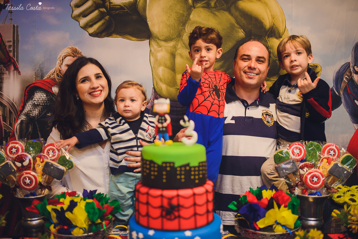 festa de 3 anos do antônio, que aconteceu em Manguinhos Serra, festa no tema Os Vingadores, festa de menino, com direito à Homem-aranha fantasiado, decoração da Mamalujo Decorações, Carla Sales, com fotos da T&aacu