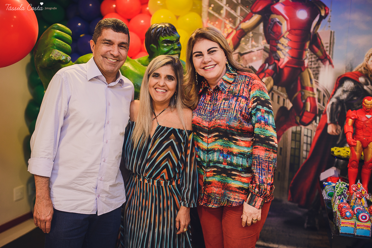 festa de 3 anos do antônio, que aconteceu em Manguinhos Serra, festa no tema Os Vingadores, festa de menino, com direito à Homem-aranha fantasiado, decoração da Mamalujo Decorações, Carla Sales, com fotos da T&aacu