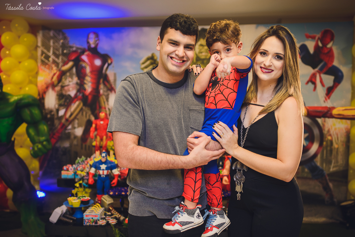 festa de 3 anos do antônio, que aconteceu em Manguinhos Serra, festa no tema Os Vingadores, festa de menino, com direito à Homem-aranha fantasiado, decoração da Mamalujo Decorações, Carla Sales, com fotos da T&aacu