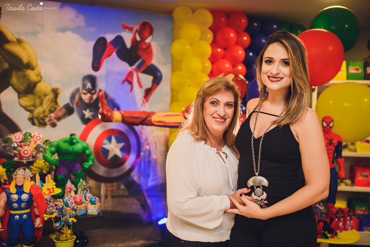 festa de 3 anos do antônio, que aconteceu em Manguinhos Serra, festa no tema Os Vingadores, festa de menino, com direito à Homem-aranha fantasiado, decoração da Mamalujo Decorações, Carla Sales, com fotos da T&aacu