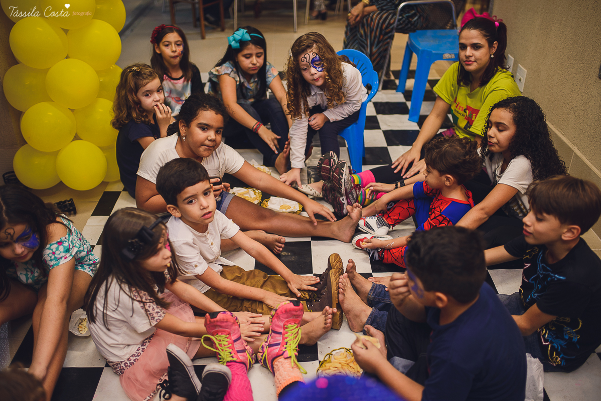 festa de 3 anos do antônio, que aconteceu em Manguinhos Serra, festa no tema Os Vingadores, festa de menino, com direito à Homem-aranha fantasiado, decoração da Mamalujo Decorações, Carla Sales, com fotos da T&aacu