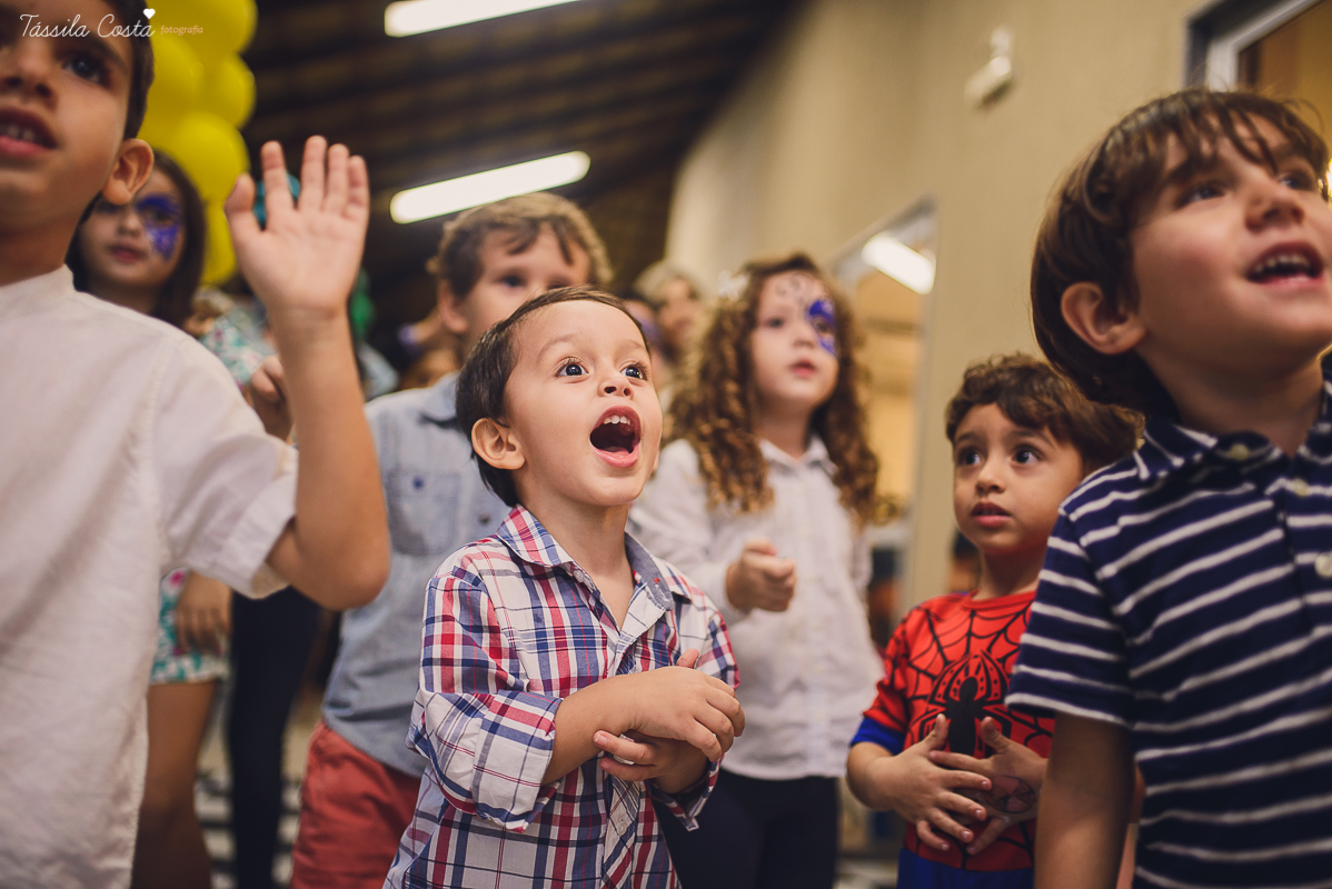 festa de 3 anos do antônio, que aconteceu em Manguinhos Serra, festa no tema Os Vingadores, festa de menino, com direito à Homem-aranha fantasiado, decoração da Mamalujo Decorações, Carla Sales, com fotos da T&aacu