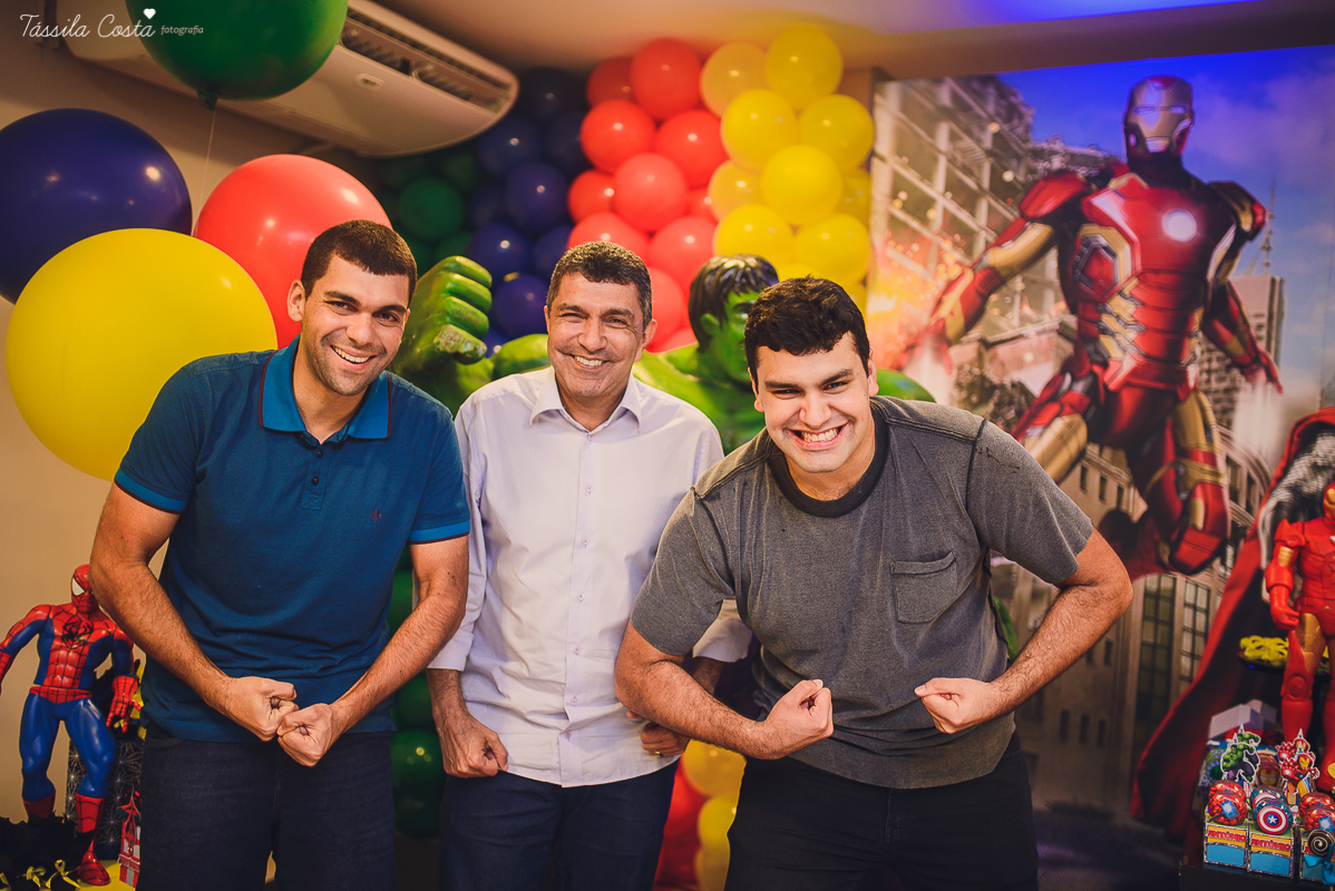 festa de 3 anos do antônio, que aconteceu em Manguinhos Serra, festa no tema Os Vingadores, festa de menino, com direito à Homem-aranha fantasiado, decoração da Mamalujo Decorações, Carla Sales, com fotos da T&aacu